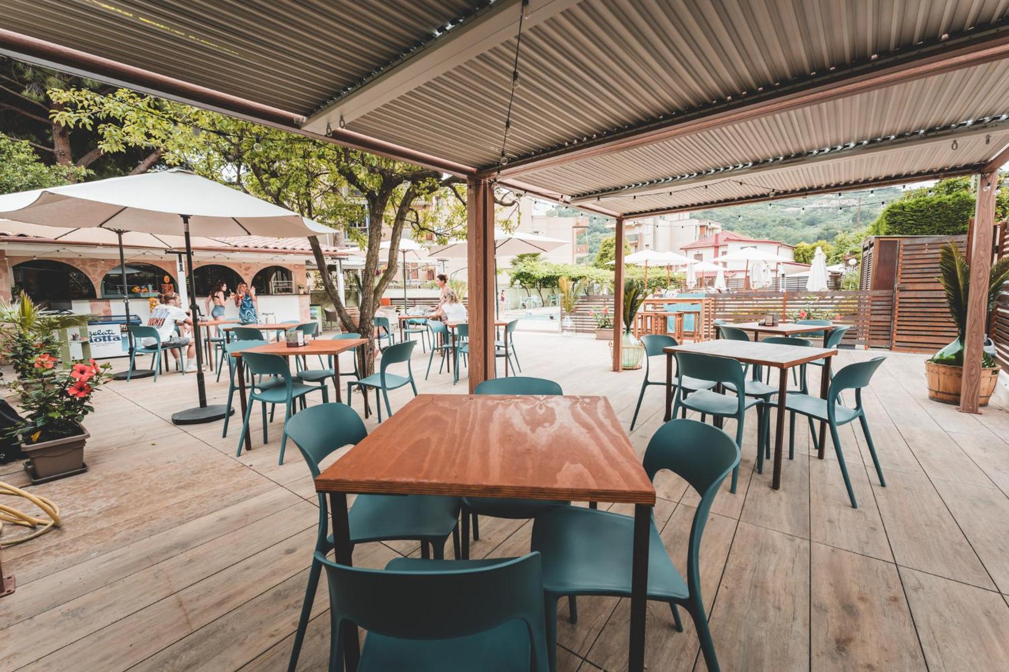 Residence Holidays Pietra Ligure Εξωτερικό φωτογραφία